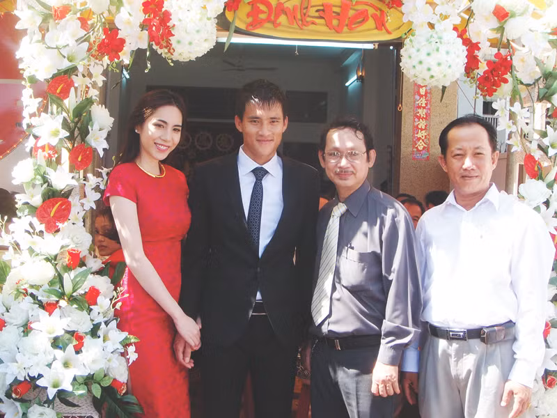 Công Vinh - Thủy Tiên. Công Vinh - Thủy Tiên