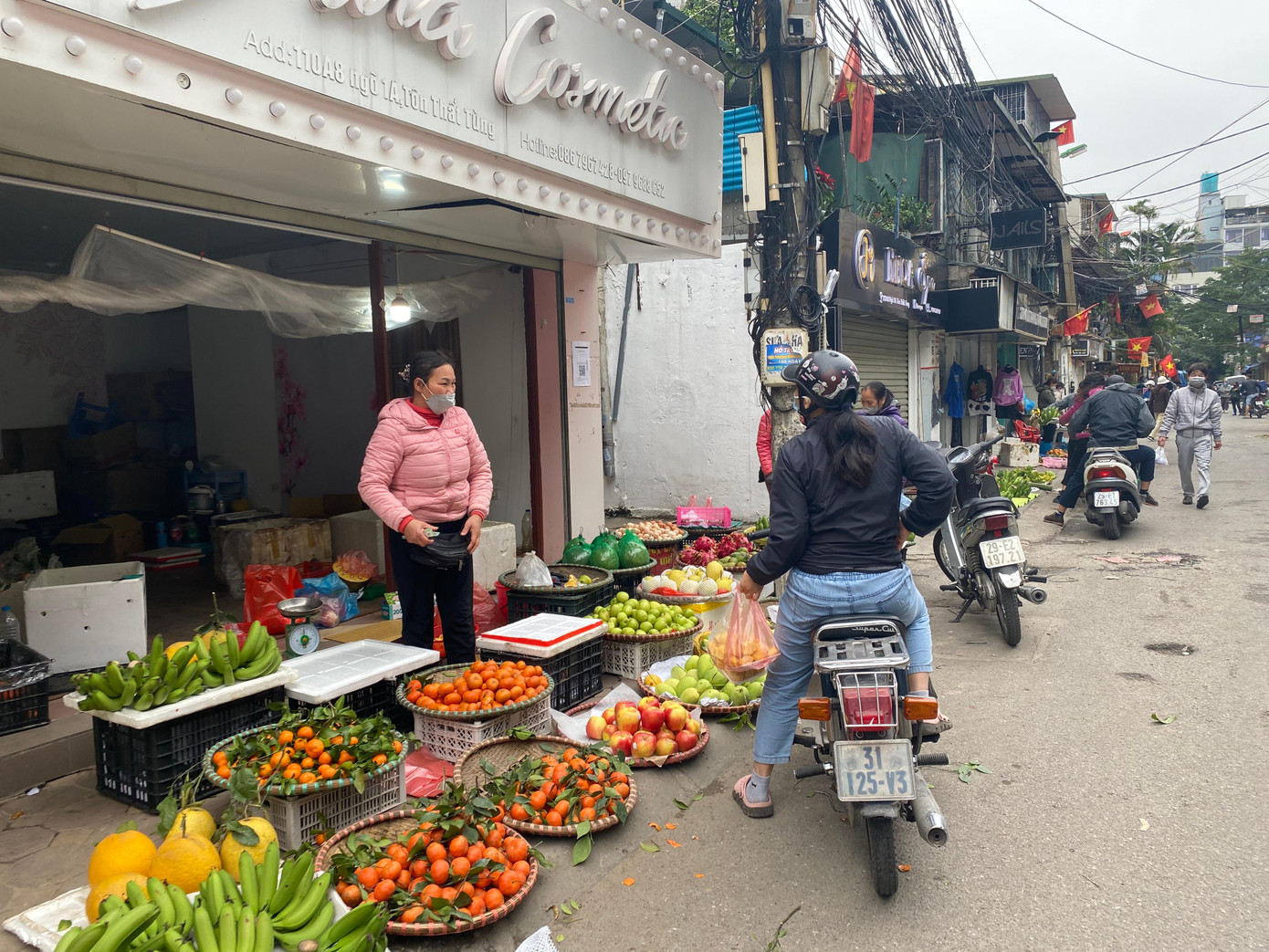 Chợ dần thưa khách