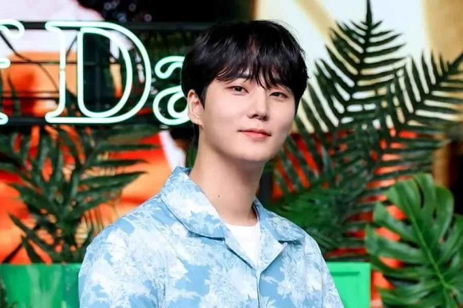 Nam thần tượng nhắn nhủ: “Vì vậy, chúng ta đừng quá buồn về điều này nhé. Tôi sẽ làm việc chăm chỉ để chúng ta có thể cười nhiều nhất có thể, vì vậy xin đừng lo lắng”. Young K sẽ là thành viên thứ 2 của DAY6 nhập ngũ sau Sungjin.