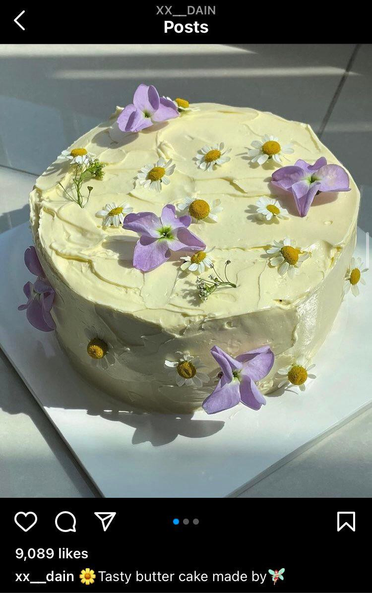 Lee Da In mới đây còn công khai tình cảm dành cho Lee Seung Gi trên mạng: &quot;Em yêu anh, mong anh luôn khỏe mạnh. Bánh bơ ngon do nàng tiên nữ làm”.