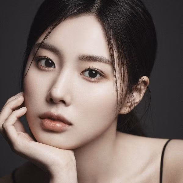 Kang Hye Won sẽ vào vai Jin Se Hee, một sinh viên chuyên ngành kinh doanh nổi tiếng khi sở hữu sự hoàn hảo ở cả ngoại hình và trí tuệ. Khi Jin Se Hee muốn điều gì đó, cô ấy sẽ quyết tâm đạt được nó bằng mọi giá.