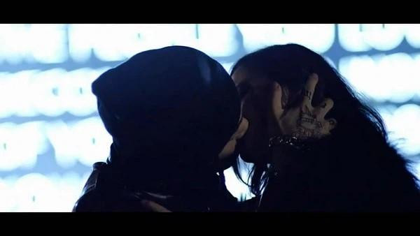 Phân cảnh &apos;nóng bỏng&apos; trong MV 1AM – Dự án đầu tiên Taeyang hợp tác với Min Hyo Rin.