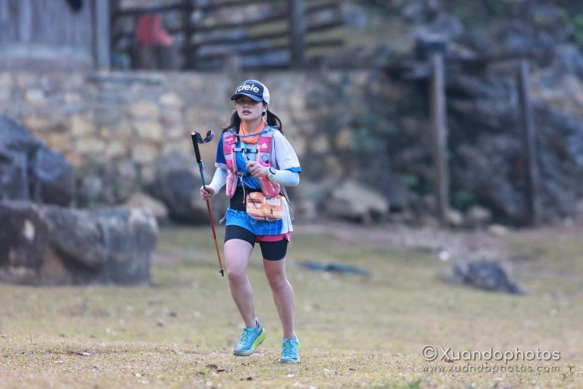 "Tất cả giải chạy thường sẽ tổ chức vào cuối tuần. Vậy nên thứ Bảy, Chủ Nhật thì mình đều có thể sắp xếp, cân bằng công việc, gia đình, thậm chí cả việc học để tham gia", Giang chia sẻ "Tất cả giải chạy thường sẽ tổ chức vào cuối tuần. Vậy nên thứ Bảy, Chủ Nhật thì mình đều có thể sắp xếp, cân bằng công việc, gia đình, thậm chí cả việc học để tham gia", Giang chia sẻ