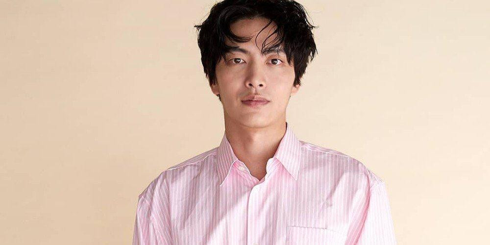 Trong khi đó, Lee Min Ki sẽ đóng vai Yum Chang Hee, anh trai của Yum Min Jung và là con thứ của gia đình họ. Mặc dù ban đầu anh ấy hy vọng sẽ chuyển đến thành phố và tận hưởng một thế giới thú vị hơn, nhưng mọi thứ không diễn ra theo kế hoạch của anh ấy. Không có mục tiêu, không có ước mơ và không có bất kỳ tham vọng cụ thể nào, nhân vật Yum Chang Hee được nhận xét như một người đàn ông chưa trưởng thành và có phần “ngơ”, nhưng anh luôn làm mọi người bất ngờ với những lập luận logic của mình. Đã từng suýt phải từ bỏ nghiệp diễn vì bê bối cá nhân, giờ đây Lee Min Ki ở tuổi 36 vẫn đang chăm chỉ với các dự án phim truyện, cố gắng thể hiện năng lực bản thân tới khán giả. Trong khi đó, Lee Min Ki sẽ đóng vai Yum Chang Hee, anh trai của Yum Min Jung và là con thứ của gia đình họ. Mặc dù ban đầu anh ấy hy vọng sẽ chuyển đến thành phố và tận hưởng một thế giới thú vị hơn, nhưng mọi thứ không diễn ra theo kế hoạch của anh ấy. Không có mục tiêu, không có ước mơ và không có bất kỳ tham vọng cụ thể nào, nhân vật Yum Chang Hee được nhận xét như một người đàn ông chưa trưởng thành và có phần “ngơ”, nhưng anh luôn làm mọi người bất ngờ với những lập luận logic của mình. Đã từng suýt phải từ bỏ nghiệp diễn vì bê bối cá nhân, giờ đây Lee Min Ki ở tuổi 36 vẫn đang chăm chỉ với các dự án phim truyện, cố gắng thể hiện năng lực bản thân tới khán giả.