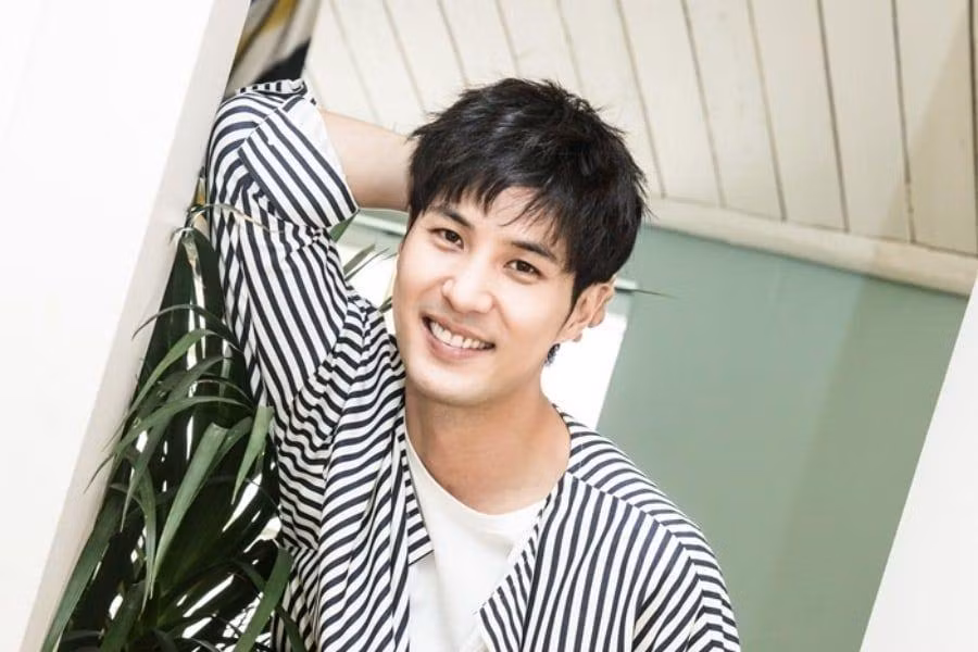 Kim Ji Suk cũng chia sẻ: “Tôi rất vui khi được gặp lại Jung So Min qua Monthly Magazine Home. Cô ấy là một nữ diễn viên có nét diễn xuất vô cùng tự nhiên và linh hoạt đến nỗi ngay cả khi chúng tôi quay cùng một cảnh, mỗi lần đều có cảm giác khác nhau . Bởi vì chúng tôi đã quen với xu hướng và phong cách diễn xuất của nhau nên tôi luôn cảm thấy thoải mái và có rất nhiều niềm vui trong quá trình quay phim”.