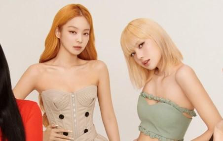 Fan-only của Jennie và Lisa “đại chiến cực căng”. Fan-only của Jennie và Lisa “đại chiến cực căng”.