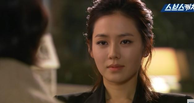 Son Ye Jin đã &apos;đi qua cuộc đời&apos; Hyun Bin trong Secret Garden.