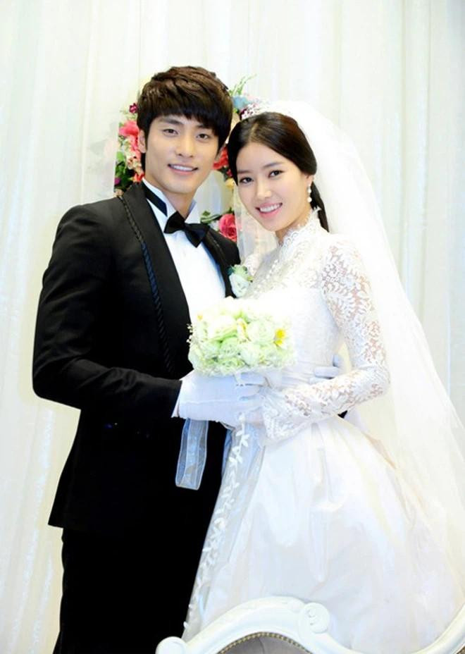Sung Hoon cùng Im Soo Hyang đã từng bén duyên cách đây 12 năm trong "New Tales of Gisaeng".