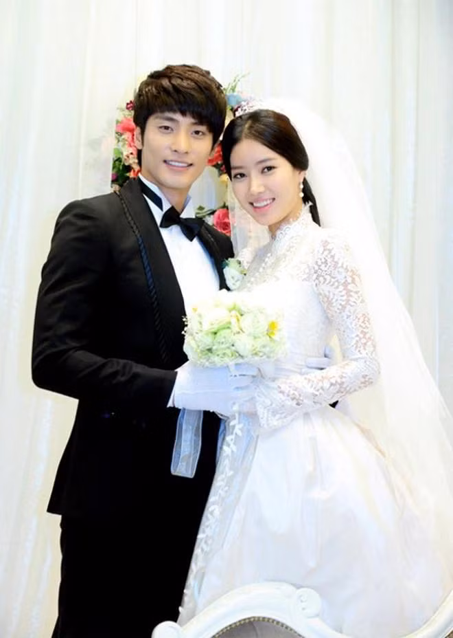 Sung Hoon cùng Im Soo Hyang đã từng bén duyên cách đây 12 năm trong "New Tales of Gisaeng".