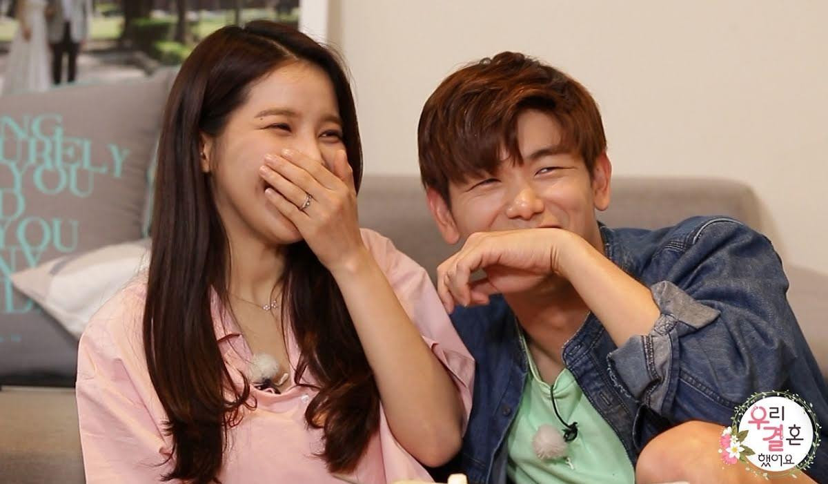 Eric Nam và Solar trong We Got Married.