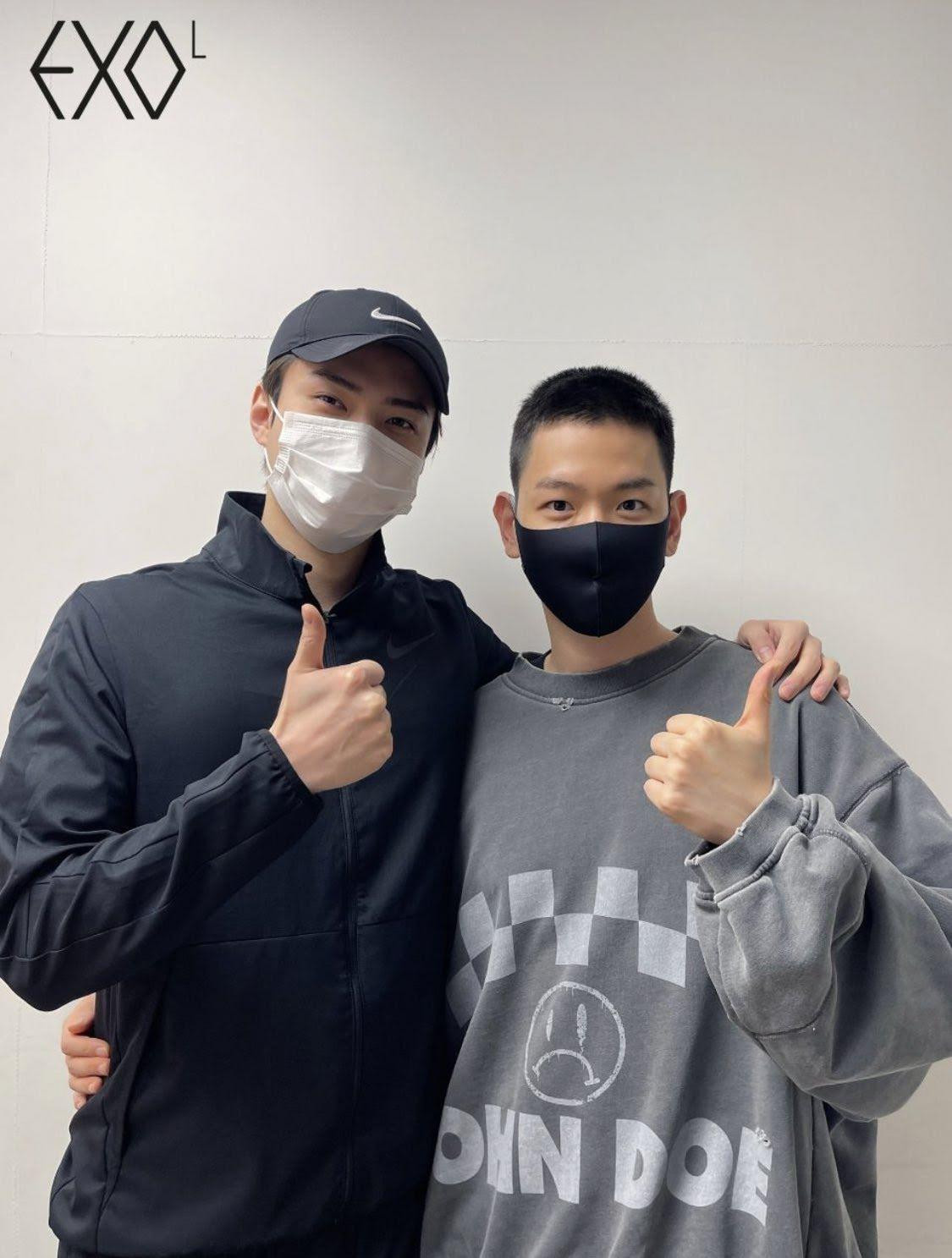 Sehun chính là thành viên đại diện tiễn Baekhyun nhập ngũ Sehun chính là thành viên đại diện tiễn Baekhyun nhập ngũ