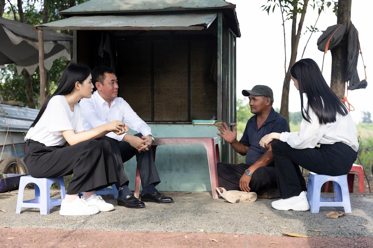 Câu chuyện về chú &quot;Minh cô đơn&quot; đã mang đến chương trình rất nhiều cảm xúc. Bên trong người đàn ông luôn nở nụ cười trên môi, luôn xuất hiện trong những lúc người khác khó khăn, là nỗi cô đơn khi hoàng hôn buông xuống. Dự án mang đầy tính nhân văn do hai thí sinh Phạm Thị Hồng Thắm và Đỗ Trần Ngọc Thảo mang đến chương trình Người đẹp nhân ái đã góp phần lan tỏa yêu thương, sự cống hiến và truyền cảm hứng đến với cộng đồng.