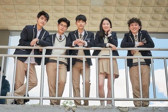 Jo Joon Young đóng vai Se Jik, một sinh viên bị cuốn vào thử thách tỏ tình với ba người bạn của mình. Các diễn viên trẻ đã cùng nhau làm sống lại những kỷ niệm vui tươi và hoài niệm về thời cấp ba.