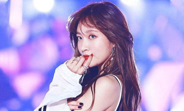 “Nữ hoàng fancam” Hani sẽ đảm nhận vai trò nữ chính có tên Kim Jae Na, là thành viên thuộc nhóm nhạc nữ Cotton Candy đã bước sang năm thứ 6 thành lập nhưng vẫn bị xếp vào hàng “vô danh”.