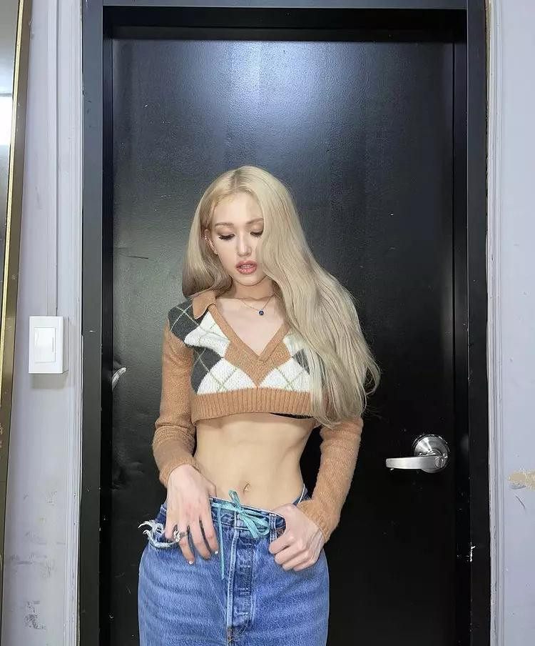 Somi cao 1m72 nhưng nặng chỉ vẻn vẹn 46,6 kg. Somi cao 1m72 nhưng nặng chỉ vẻn vẹn 46,6 kg.