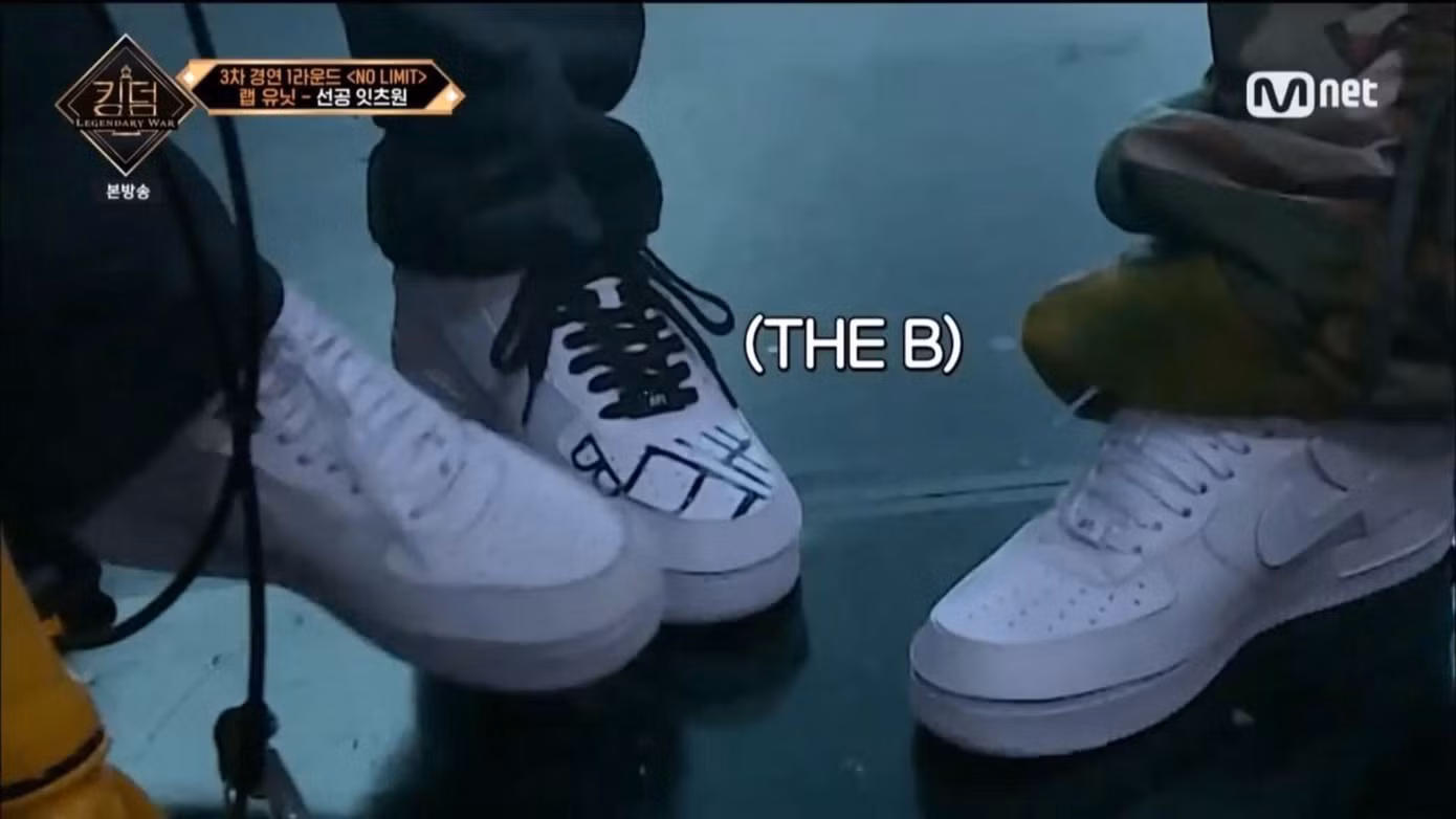 Để xoá tan ngại ngùng và để cả 3 trở nên gắn bó hơn, Hwiyoung đã mua tặng 2 người đồng đội mỗi người một đôi giày. Điều dễ thương hơn hết ở đây là Hwiyoung đã lên mạng để tìm kiếm size giầy của Bobby và Sunwoo, đồng thời ra cửa hàng tận tay lựa chọn để thể hiện thành ý.