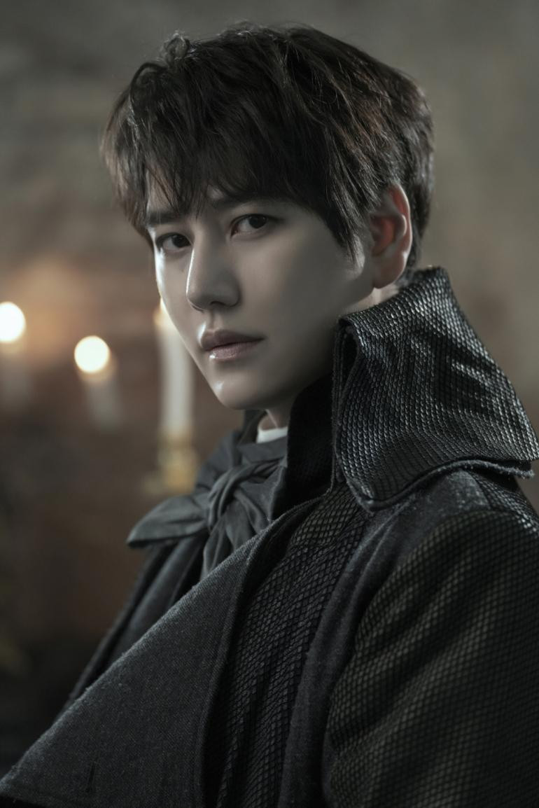 Kyuhyun trong vở nhạc kịch Frankenstein.