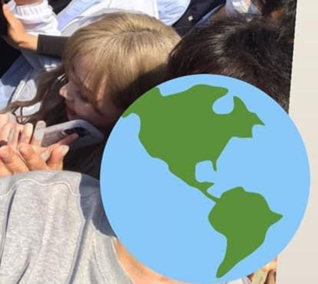 Nam sinh trường đứng sát hoặc thậm chí lợi dụng sự đông đúc để chạm vào Aespa, sau đó đưa lên mạng kèm những từ ngữ &apos;quấy rối&apos;.