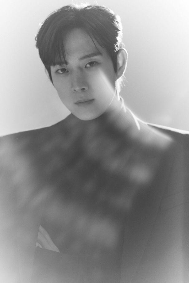 Hiện tại, Kim Young Dae đang bận rộn với việc quay phim &apos;Penthouse 3&apos;, dự kiến phát sóng tập đầu tiên vào ngày 4/6.