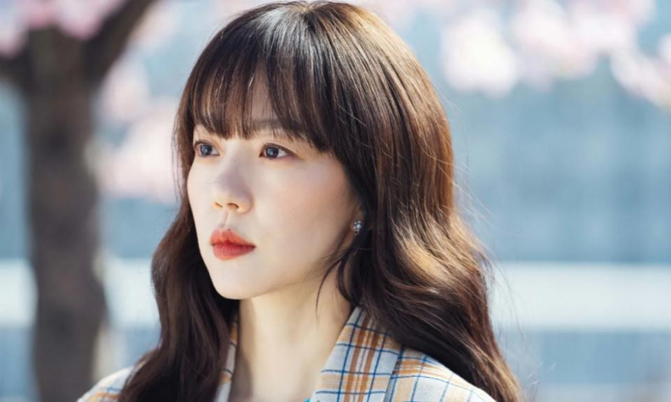 Im Soo Jung vào vai Ji Yoonsoo, một giáo viên toán học có vẻ ngoài ngọt ngào và hơi yếu ớt nhưng bên trong lại rất mạnh mẽ và quyết đoán. Cô là một người yêu thích toán học, luôn động viên các học trò đang bị đè nén bởi áp lực để họ có thể tìm thấy lối đi của riêng mình. Im Soo Jung vào vai Ji Yoonsoo, một giáo viên toán học có vẻ ngoài ngọt ngào và hơi yếu ớt nhưng bên trong lại rất mạnh mẽ và quyết đoán. Cô là một người yêu thích toán học, luôn động viên các học trò đang bị đè nén bởi áp lực để họ có thể tìm thấy lối đi của riêng mình.