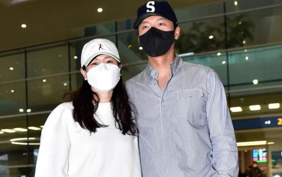 Son Ye Jin đã khiến cư dân mạng nghi ngờ ngay sau khi trở về từ chuyến trăng mật từ Mỹ.