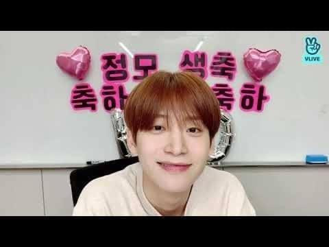 Sinh nhật 'hẻo' nhất phải kể đến Jungmo khi thậm chí nam nghệ sĩ chỉ được dánh chữ bằng giấy in và không được trang trí gì thêm ngoài vài trái bóng bay. Sinh nhật 'hẻo' nhất phải kể đến Jungmo khi thậm chí nam nghệ sĩ chỉ được dánh chữ bằng giấy in và không được trang trí gì thêm ngoài vài trái bóng bay.