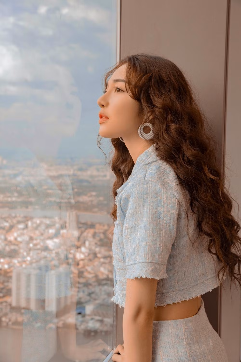 "Tôi nhận ra âm nhạc là hạnh phúc lớn nhất của mình, nên tôi cũng chưa bao giờ lăn tăn việc mình sẽ là cái bóng của bất cứ ai".