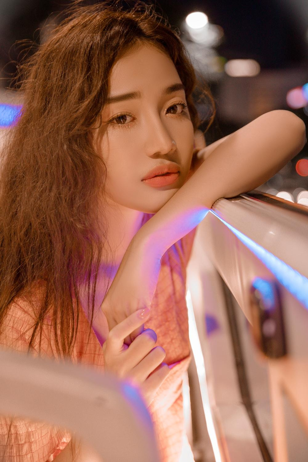 "Việc lựa chọn phát triển âm nhạc mang âm hưởng dân gian là một thử thách nhưng đồng thời vô cùng thú vị" "Việc lựa chọn phát triển âm nhạc mang âm hưởng dân gian là một thử thách nhưng đồng thời vô cùng thú vị"