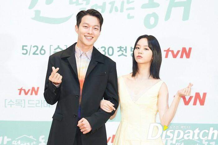 Bất cứ khi nào cùng nhau xuất hiện, Hyeri cùng Jang Ki Yong đều có những hành động “tình bể bình” Bất cứ khi nào cùng nhau xuất hiện, Hyeri cùng Jang Ki Yong đều có những hành động “tình bể bình”