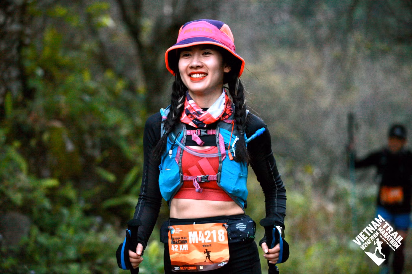 Bế Thanh Nhàn từng chạy 42km trail giải VTM trong 6:44 và hoàn thành FM giải Hà Nội Midnight Marathon trong 4:30