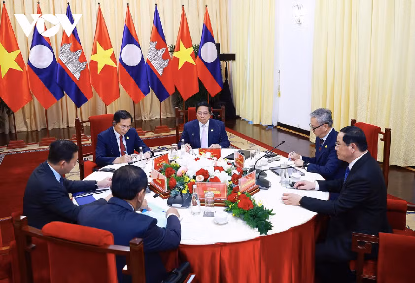 Thủ tướng Việt Nam - Lào - Campuchia họp triển khai kết luận cuộc gặp giữa người đứng đầu ba Đảng. (Ảnh: VOV)