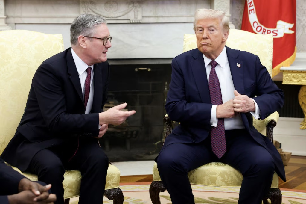 Tổng thống Trump và Thủ tướng Anh Starmer trong cuộc gặp tại Nhà Trắng, ngày 27/2. (Ảnh: Reuters)