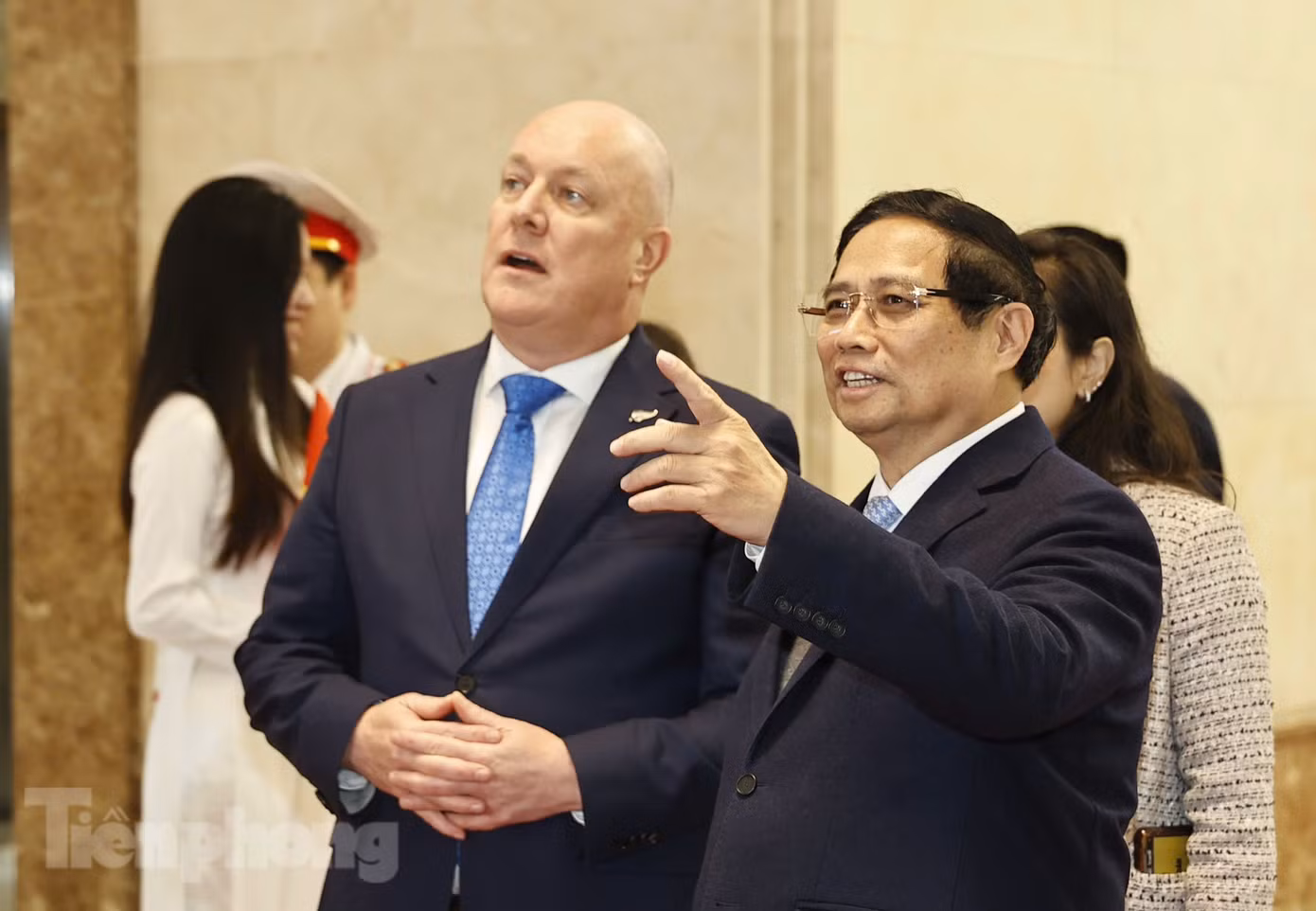 Hai Thủ tướng trò chuyện trước khi hội đàm. (Ảnh: Như Ý)