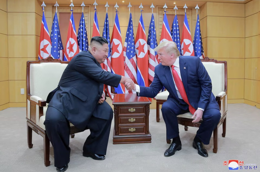 Tổng thống Mỹ Donald Trump và Chủ tịch Triều Tiên Kim Jong Un trong cuộc gặp năm 2019. ̣(Ảnh: KCNA) Tổng thống Mỹ Donald Trump và Chủ tịch Triều Tiên Kim Jong Un trong cuộc gặp năm 2019. ̣(Ảnh: KCNA)