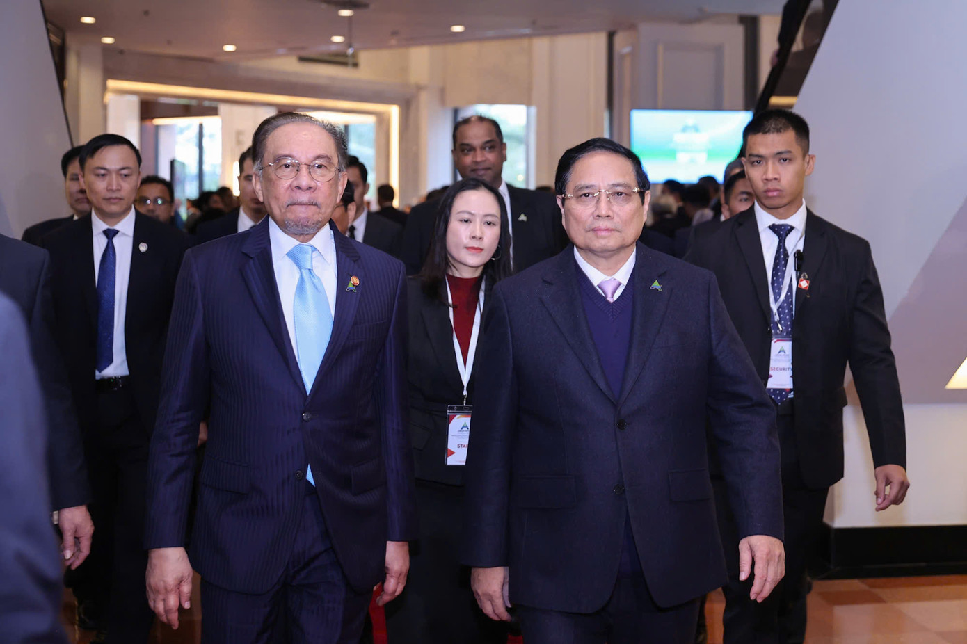 Thủ tướng Phạm Minh Chính cùng Thủ tướng Malaysia, Tổng thống Timor Leste và Thủ tướng New Zealand đến dự Diễn đàn Tương lai Asean ngày 26/2. (Ảnh: Như Ý)