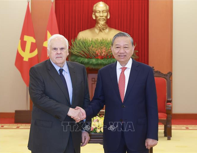 Tổng Bí thư Tô Lâm tiếp nhà sáng lập kiêm Chủ tịch điều hành Tập đoàn FedEx Frederick W.Smith. (Ảnh: TTXVN) Tổng Bí thư Tô Lâm tiếp nhà sáng lập kiêm Chủ tịch điều hành Tập đoàn FedEx Frederick W.Smith. (Ảnh: TTXVN)