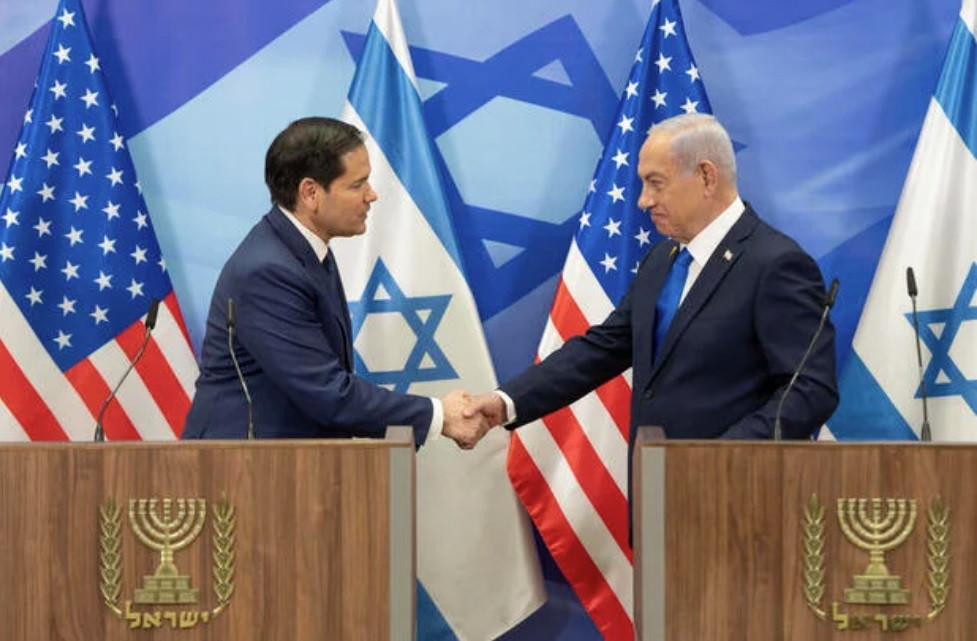 Ngoại trưởng Mỹ Marco Rubio và Thủ tướng Israel Benjamin Netanyahu trong cuộc họp báo ngày 16/2. (Ảnh: AP)