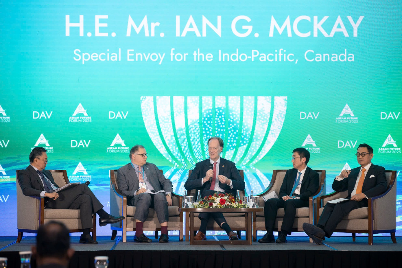 Các chuyên gia thảo luận về vai trò của Asean và thách thức khi Mỹ theo đuổi chính sách khác. (Ảnh: Như Ý)