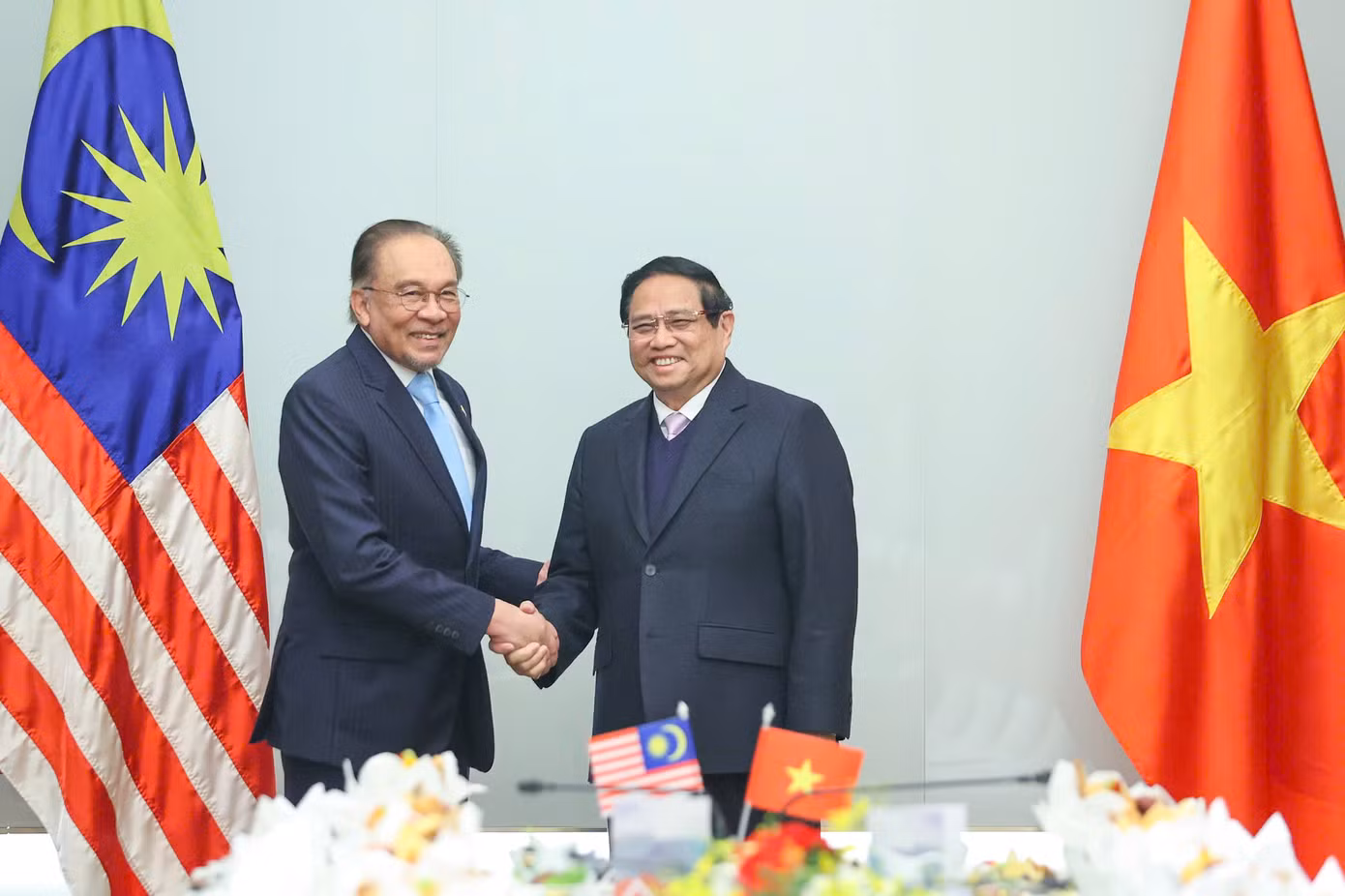 Thủ tướng Phạm Minh Chính và Thủ tướng Malaysia Anwar Ibrahim, sáng 26/2. (Ảnh: Như Ý) Thủ tướng Phạm Minh Chính và Thủ tướng Malaysia Anwar Ibrahim, sáng 26/2. (Ảnh: Như Ý)