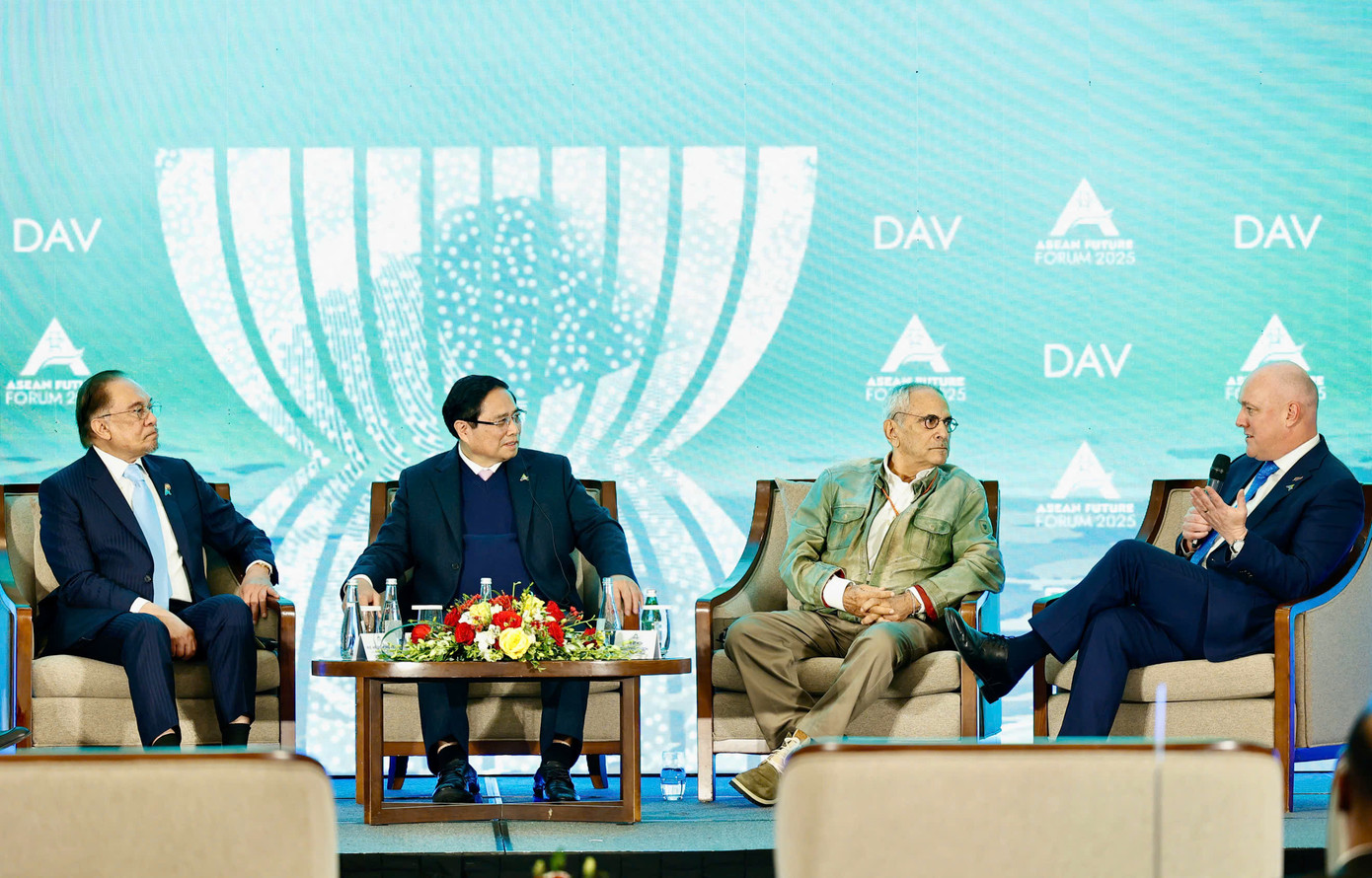 Bốn nhà lãnh đạo đã tham dự phần trao đổi hỏi đáp cấp cao. (Ảnh: Như Ý) Bốn nhà lãnh đạo đã tham dự phần trao đổi hỏi đáp cấp cao. (Ảnh: Như Ý)