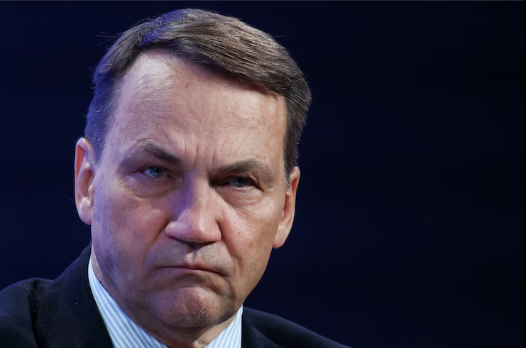 Ngoại trưởng Ba Lan Radoslaw Sikorski. (Ảnh: Reuters) Ngoại trưởng Ba Lan Radoslaw Sikorski. (Ảnh: Reuters)