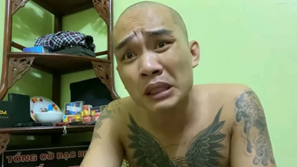 Tiến "bịp" - một "giang hồ mạng" nổi tiếng trên các kênh mạng xã hội facebook, youtube.