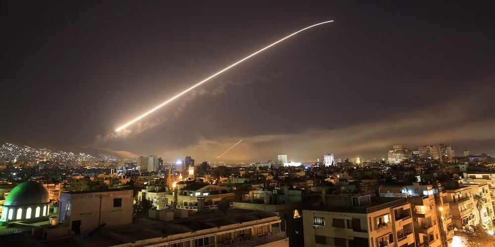 Mỹ, Anh, Pháp tấn công tên lửa Syria ảnh 7