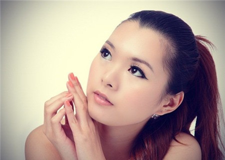 Đằng sau lớp son phấn của vợ 1