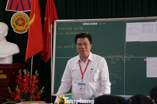 Cận cảnh an ninh trong, ngoài phòng thi THPT Quốc gia tại Hòa Bình ảnh 6