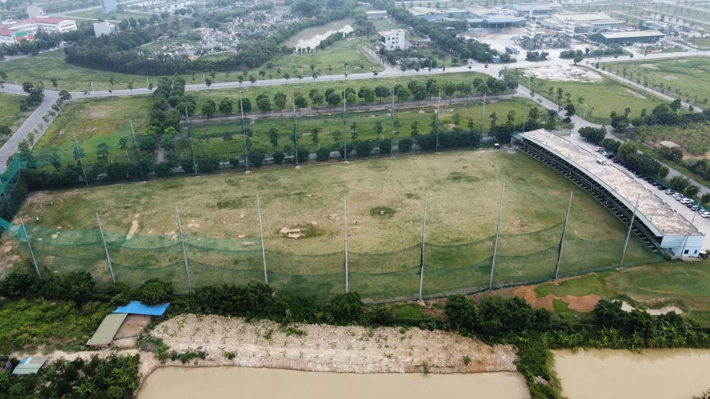 Hay sân tập golf xây sai quy hoạch tại ô đất ký hiệu A2.5-CCĐT01 có chức năng sử dụng đất là đất công cộng thành phố.