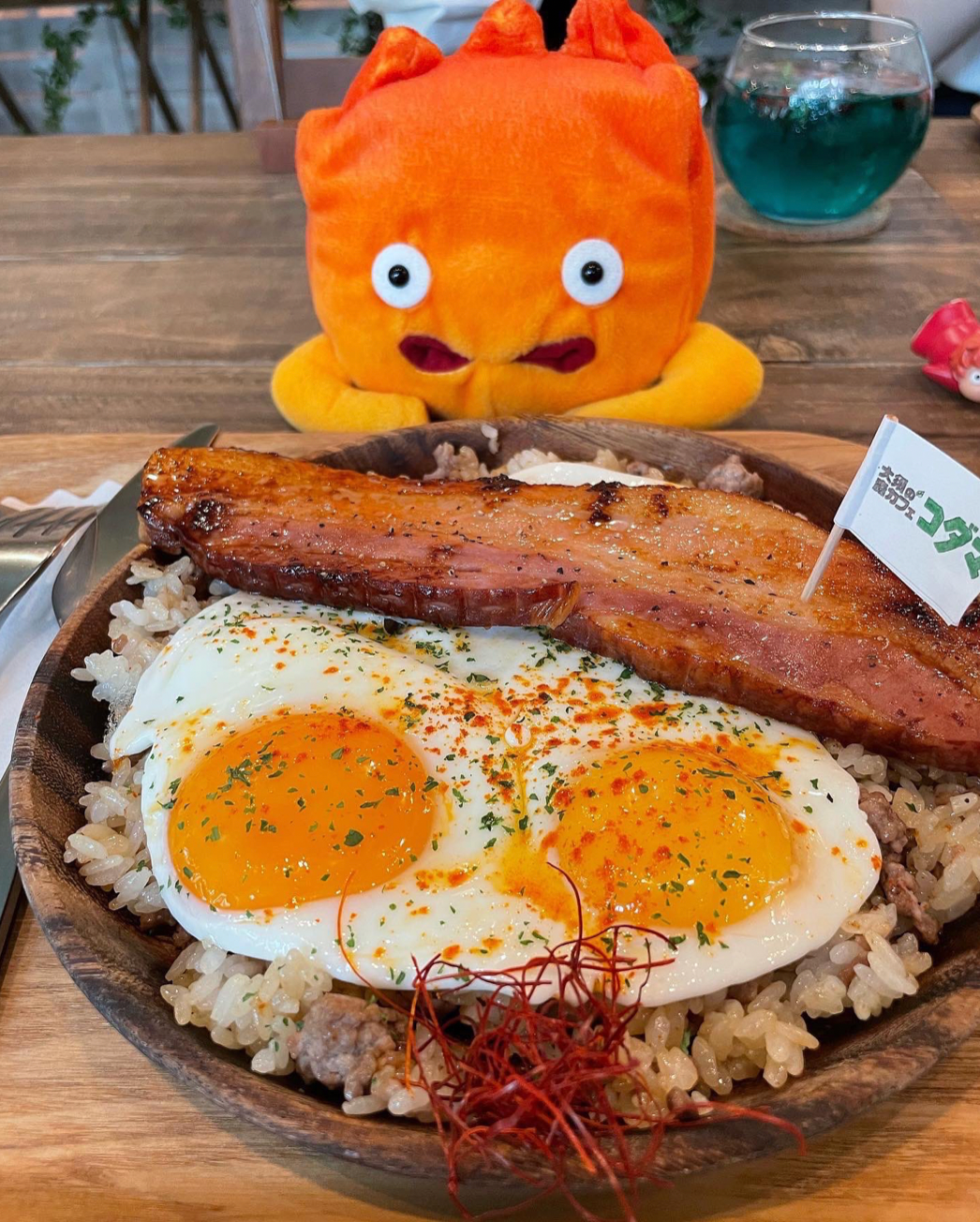 Món thịt xông khói và trứng trong "Lâu đài bay của pháp sư Howl". (Ảnh: @moricafe_kodama) Món thịt xông khói và trứng trong "Lâu đài bay của pháp sư Howl". (Ảnh: @moricafe_kodama)