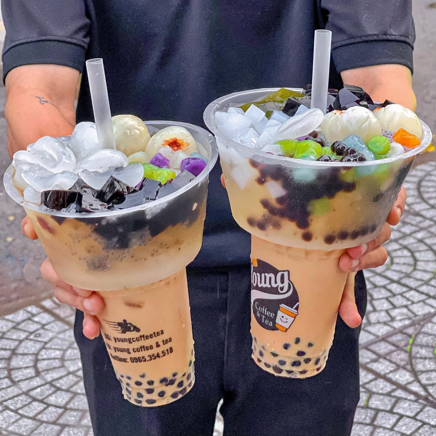 Giảm hẳn nóng bức khi nhìn thấy ly 2 tầng mát mắt này! (Ảnh: Minh Nhựt)