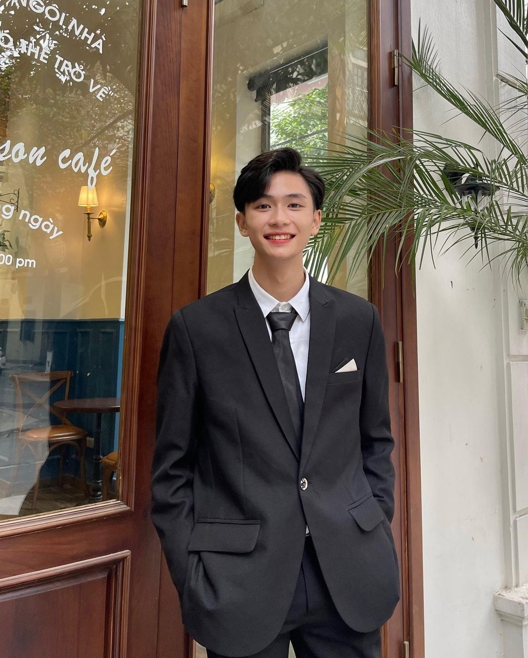 Nguyễn Thành nổi tiếng nhờ nhan sắc điển trai từ nhiều năm trước. (Ảnh: FBNV)