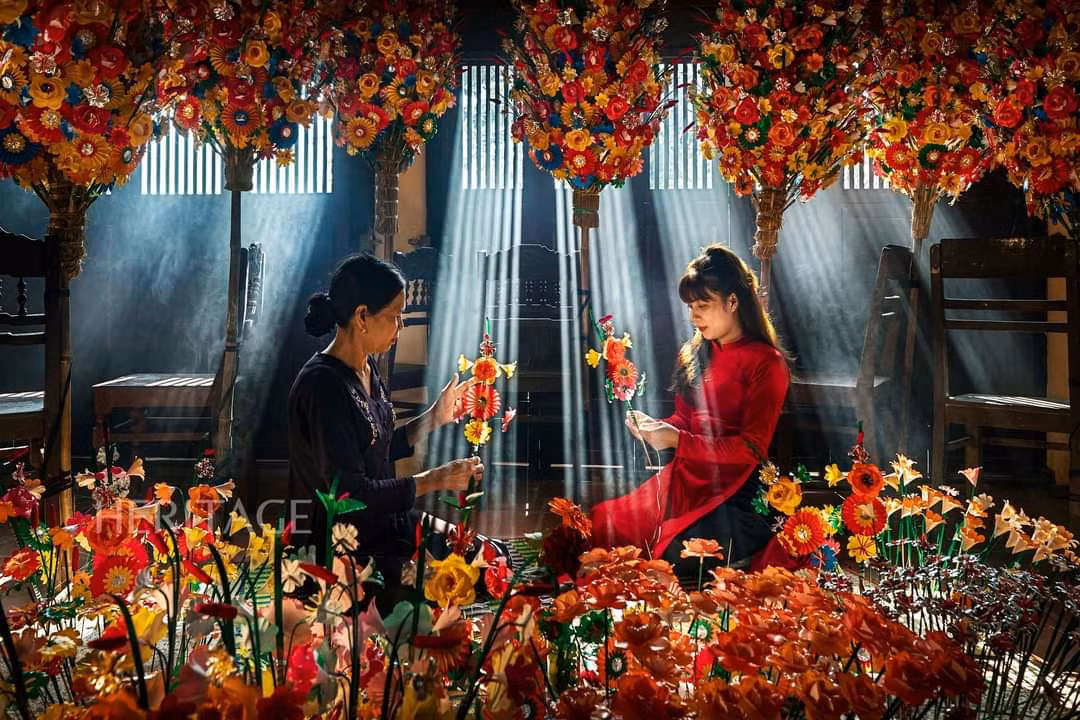 Khung cảnh tại làng hoa vô cùng lung linh. (Ảnh: Tạp chí Heritage) Khung cảnh tại làng hoa vô cùng lung linh. (Ảnh: Tạp chí Heritage)